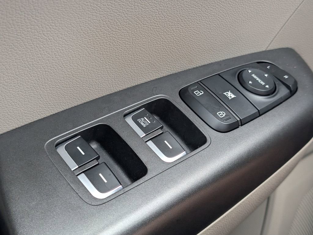 Used 2020 Kia Sportage LX image 13