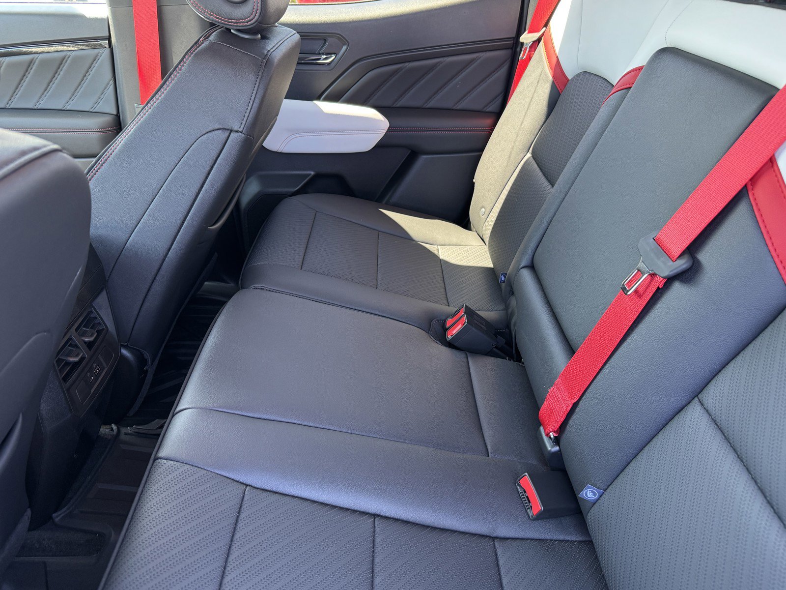 New 2026 GMC Canyon AT4X AWD/4WD image 14