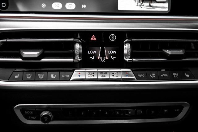 Used 2022 BMW X5 xDrive40i w/ M Sport Package AWD/4WD image 25