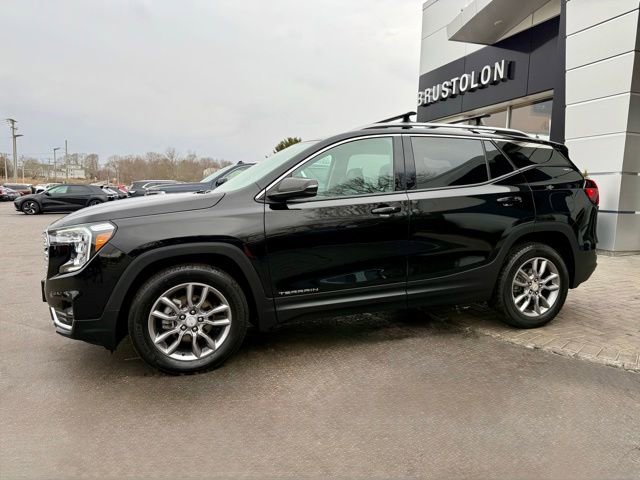 Used 2022 GMC Terrain SLT w/ Infotainment Package II image 7