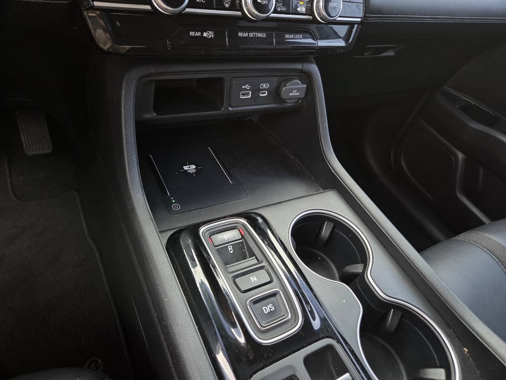 Certified 2025 Honda Pilot Touring image 14