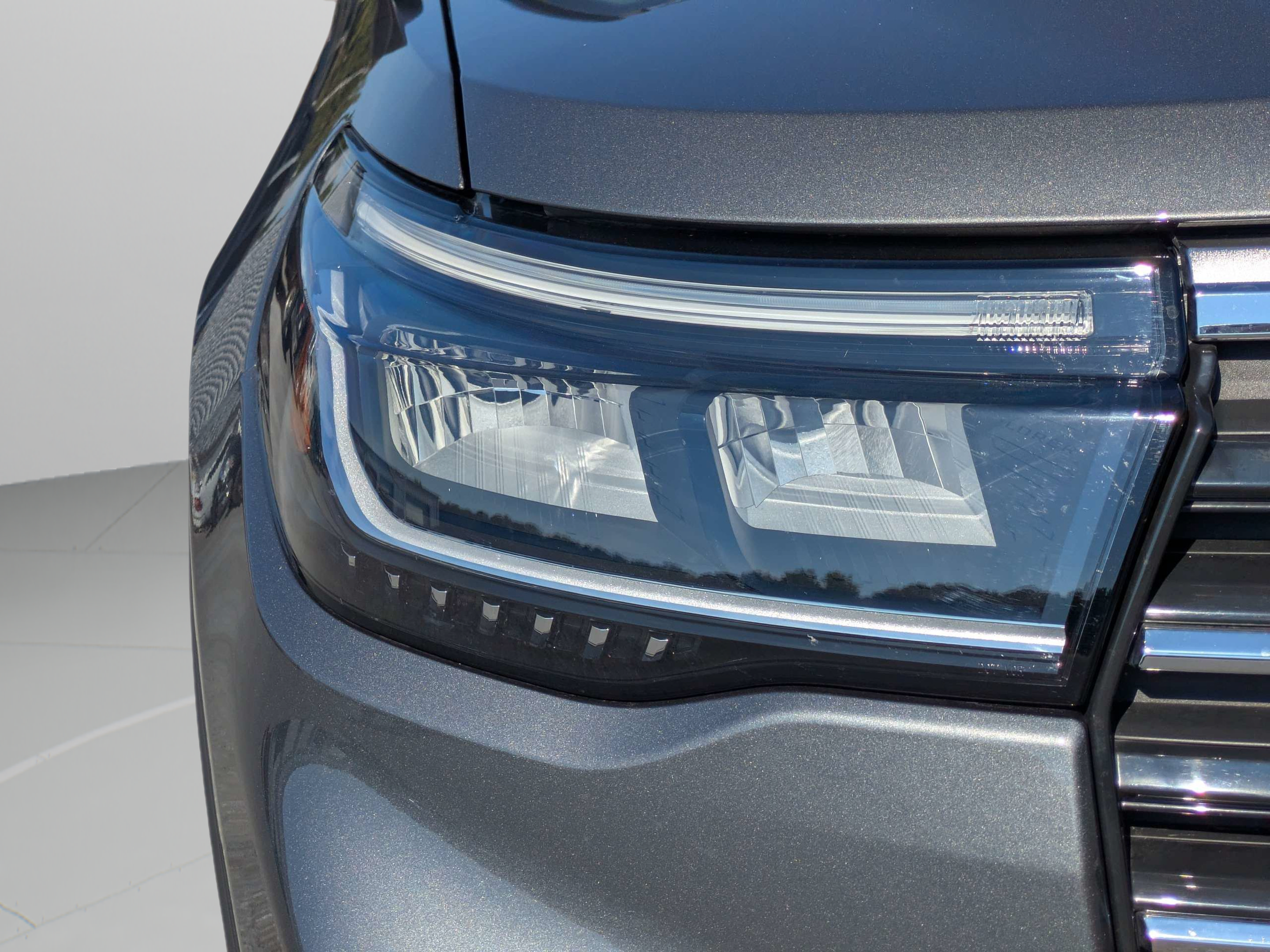 Used 2026 Ford Explorer Active RWD image 27