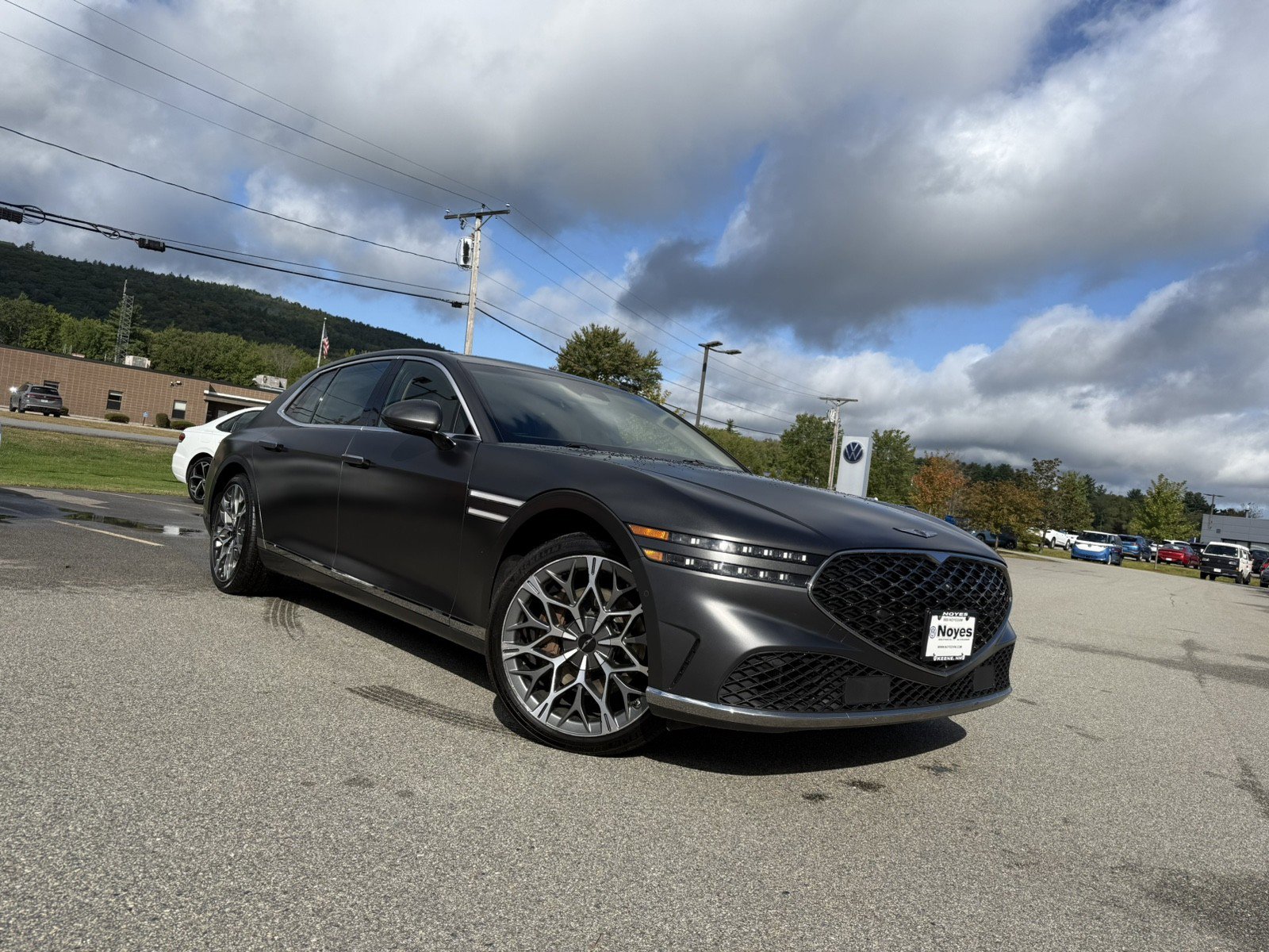 Used 2023 Genesis G90 3.5T image 1