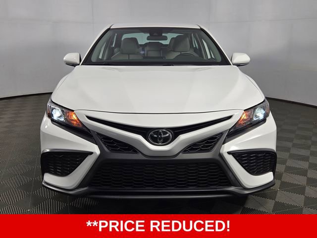 Used 2022 Toyota Camry SE FWD video 2