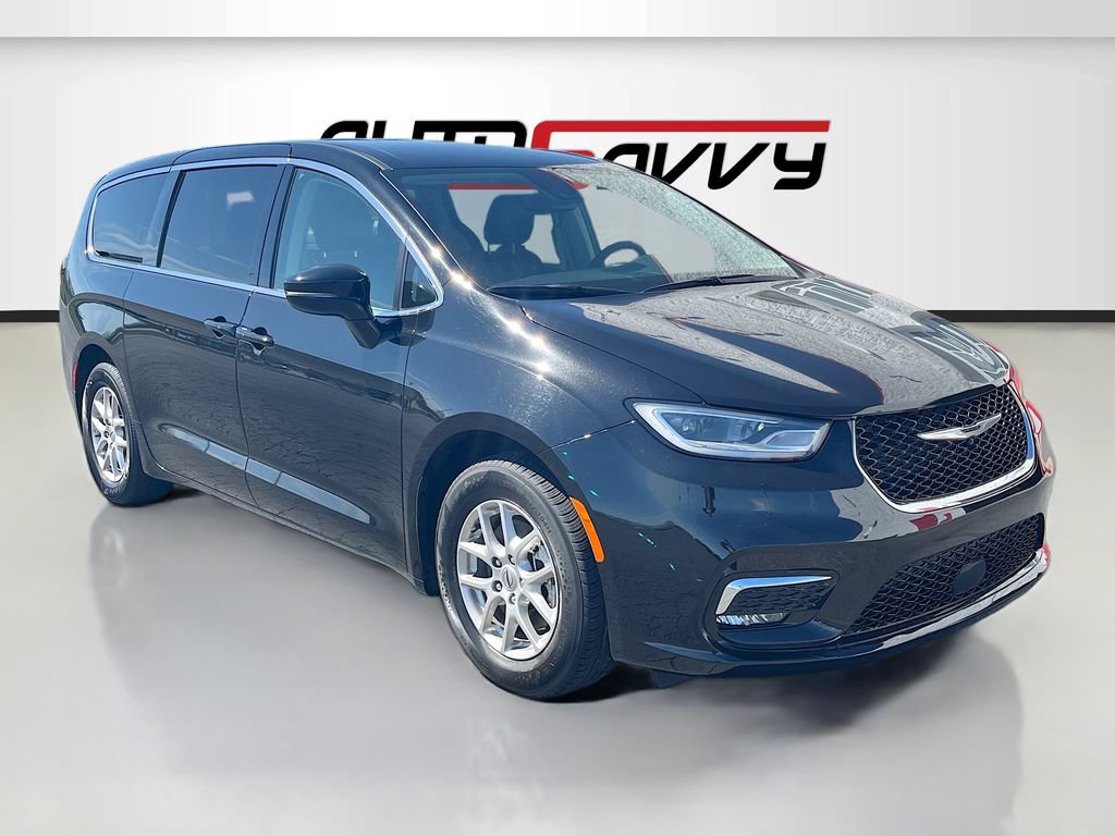 Used 2024 Chrysler Pacifica Touring-L