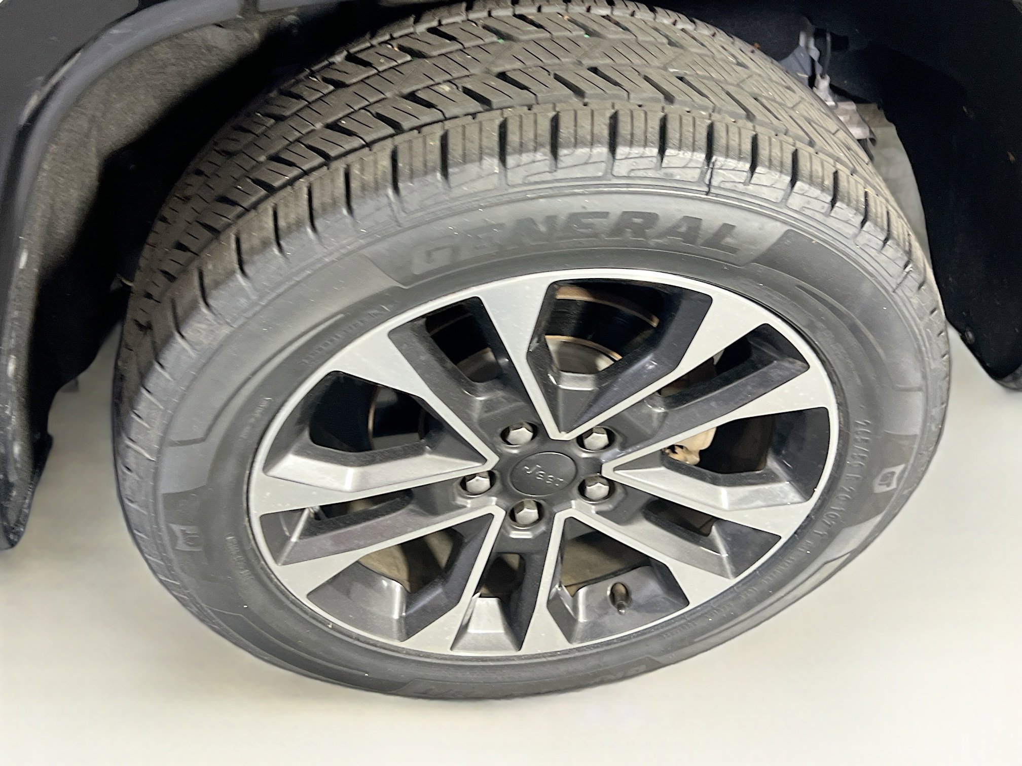 Used 2022 Jeep Grand Cherokee Overland AWD/4WD image 31
