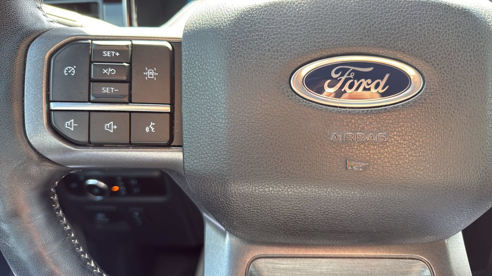 Used 2023 Ford F150 Lariat AWD/4WD image 16