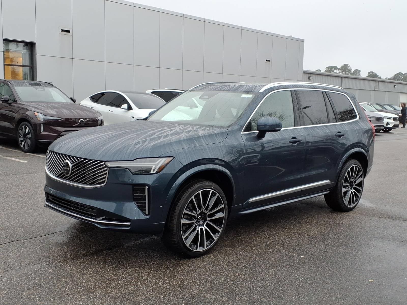 New 2026 Volvo XC90 B6 Plus w/ Protection Package Premier AWD/4WD image 9