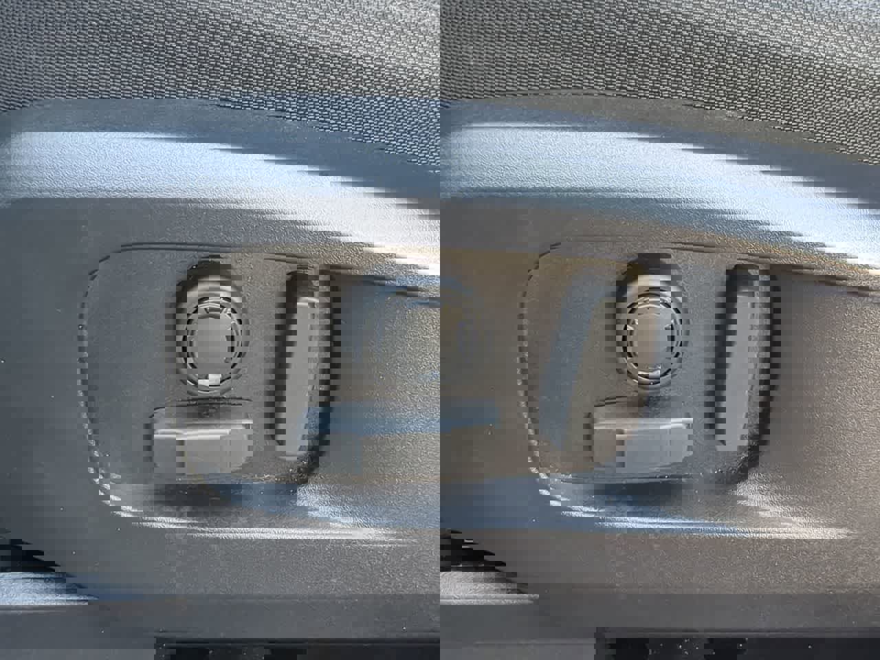 Used 2025 Land Rover Defender 110 S AWD/4WD image 18