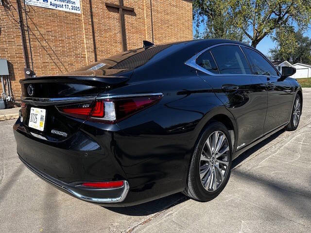 Used 2021 Lexus ES 300h w/ Premium Package image 4
