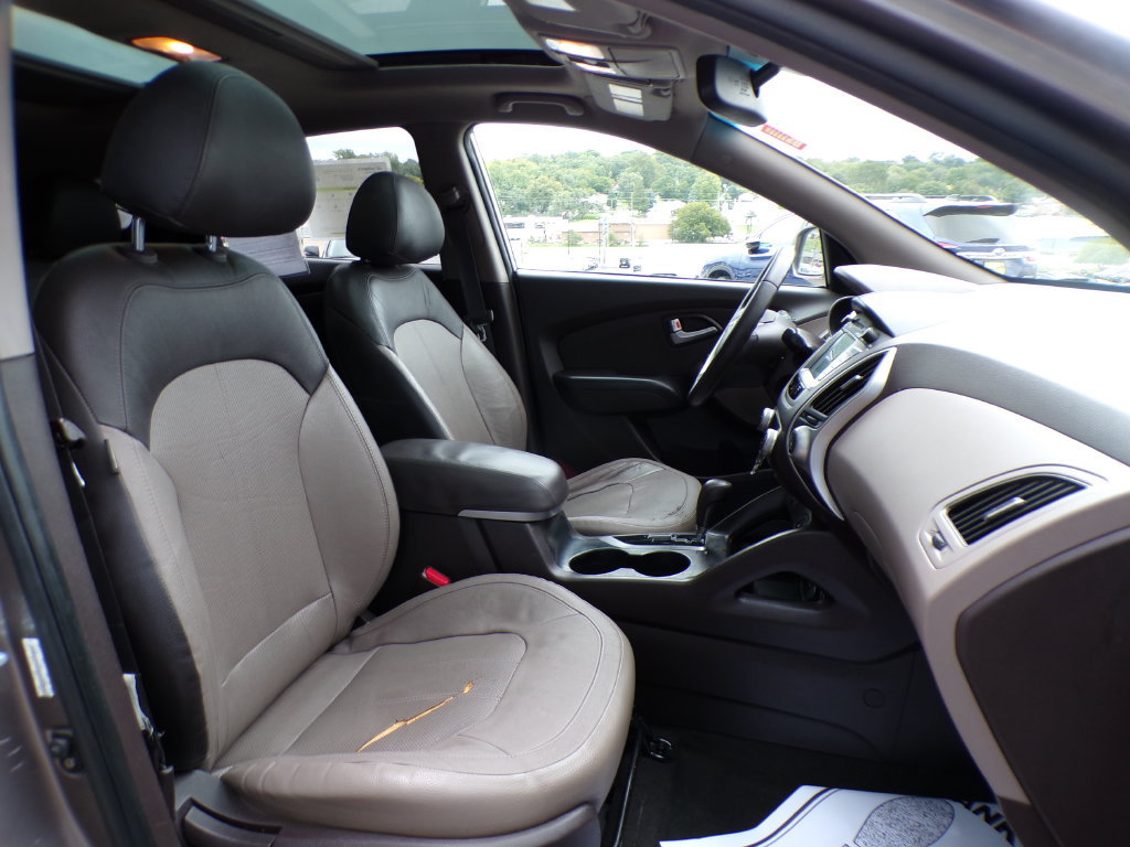 Used 2012 Hyundai Tucson Limited w/ Premium Pkg AWD/4WD image 15