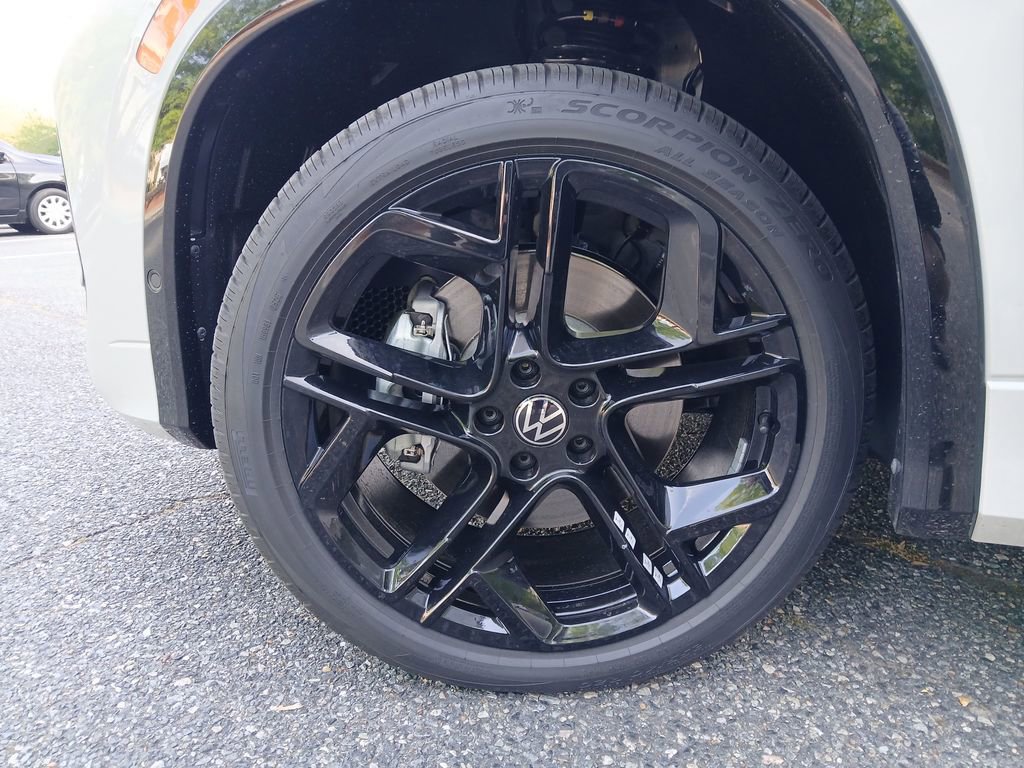 New 2026 Volkswagen Tiguan SE R-Line image 26