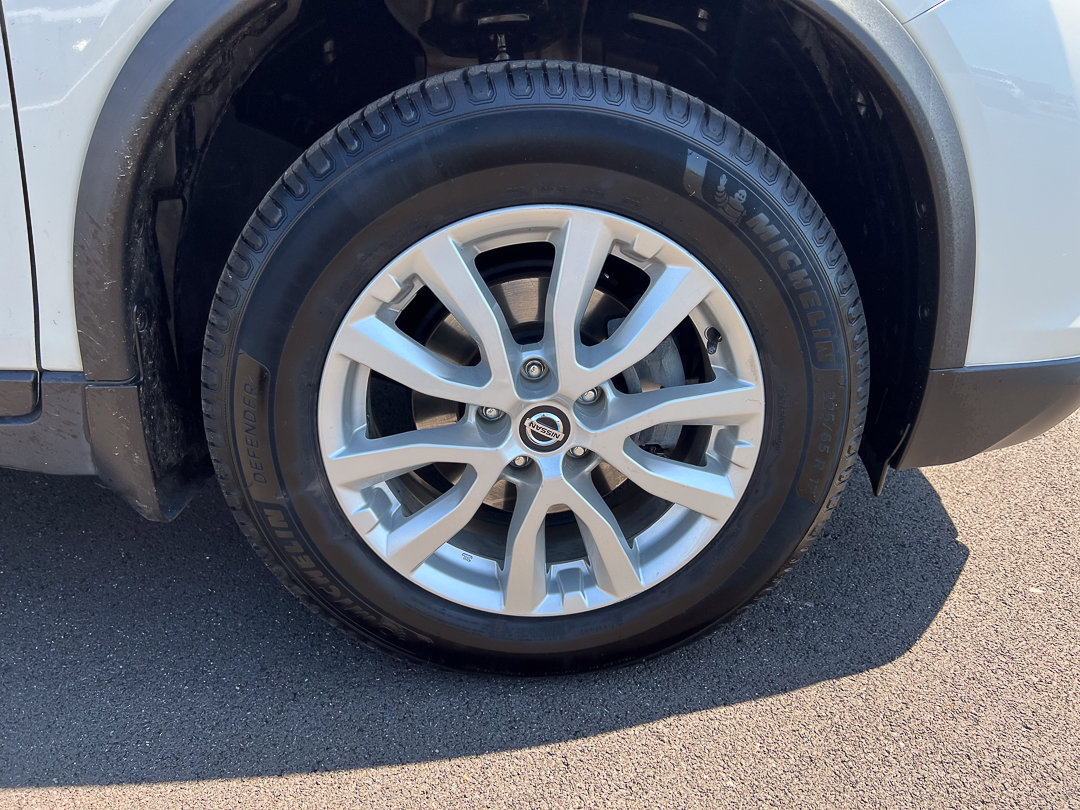 Used 2018 Nissan Rogue SV AWD/4WD image 9