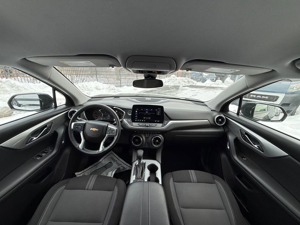Used 2023 Chevrolet Blazer LT image 11