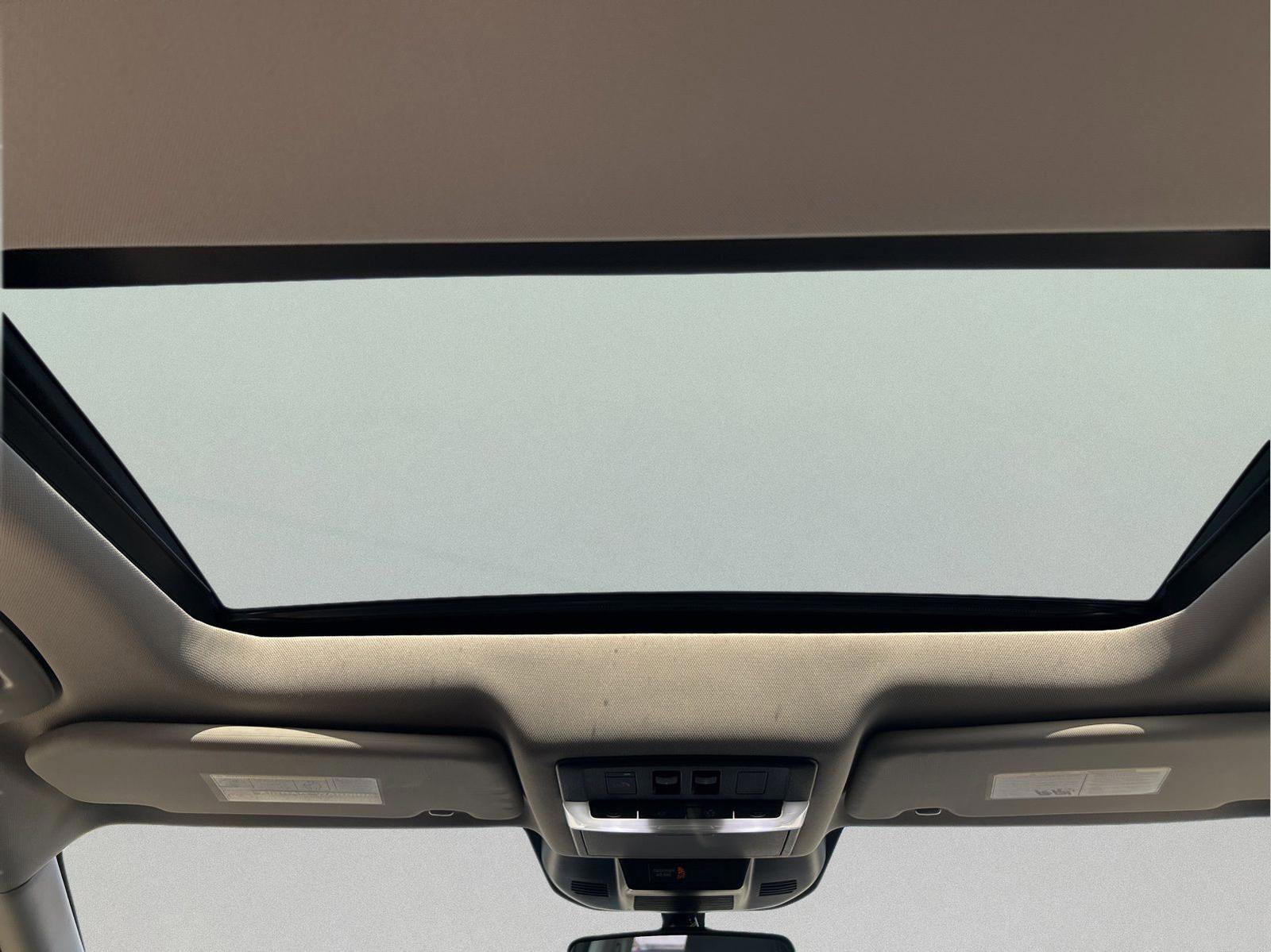 Used 2022 Nissan Rogue SL image 18