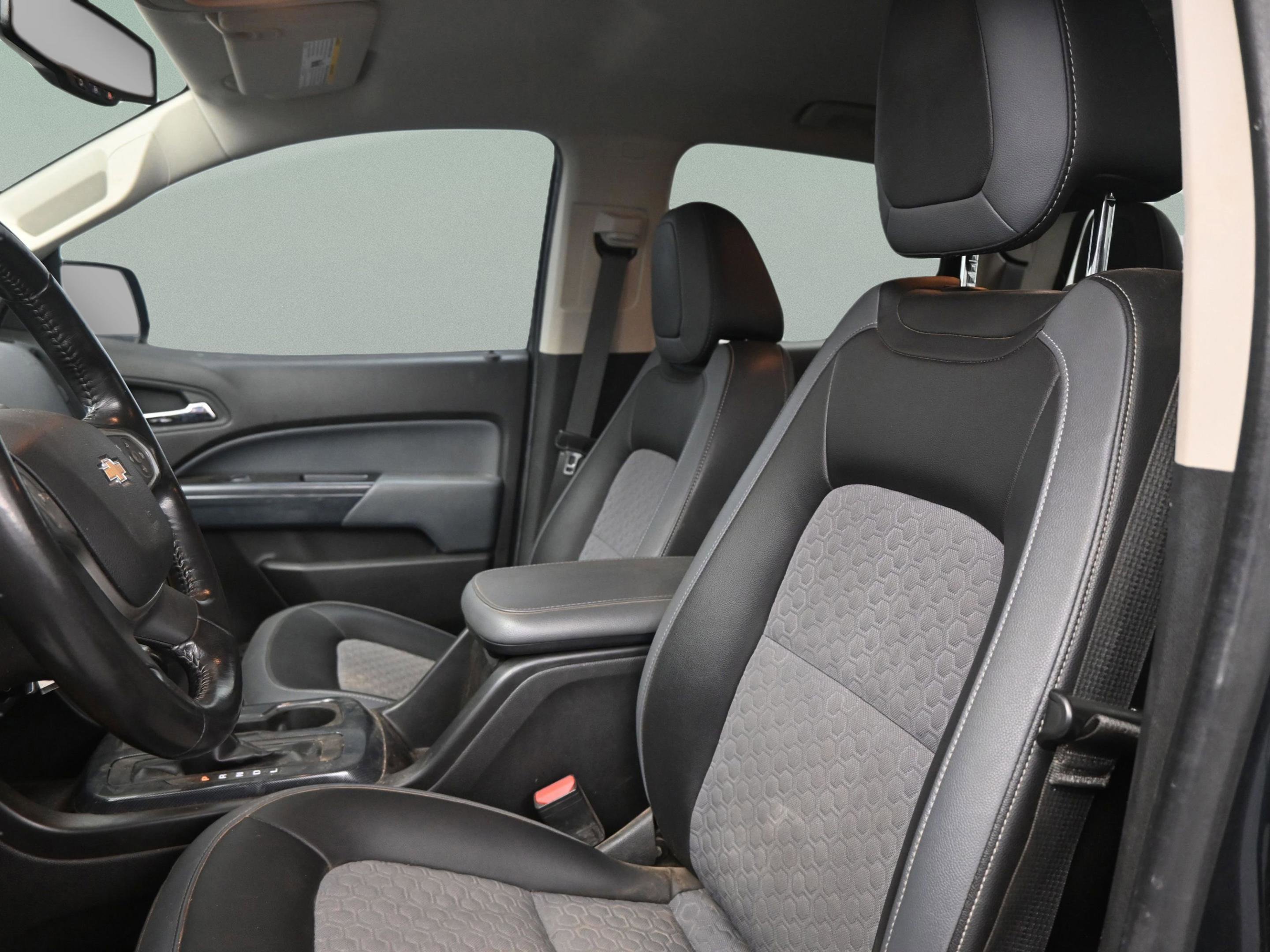 Used 2017 Chevrolet Colorado Z71 image 32