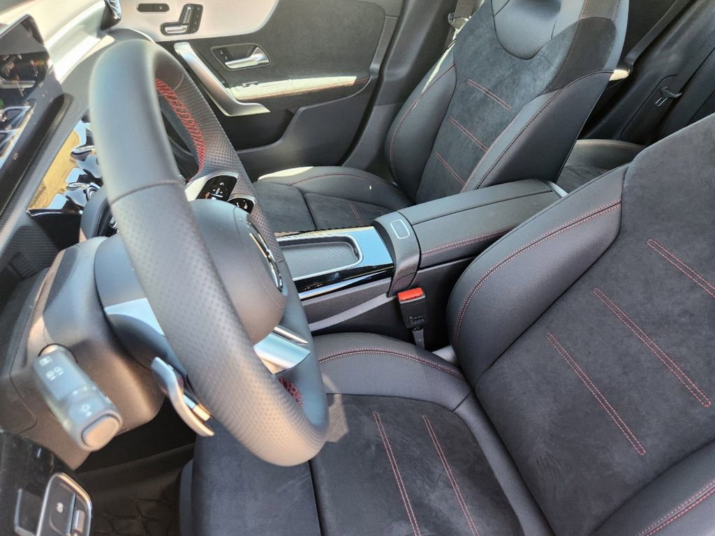 New 2025 Mercedes-Benz CLA 250 4MATIC image 11