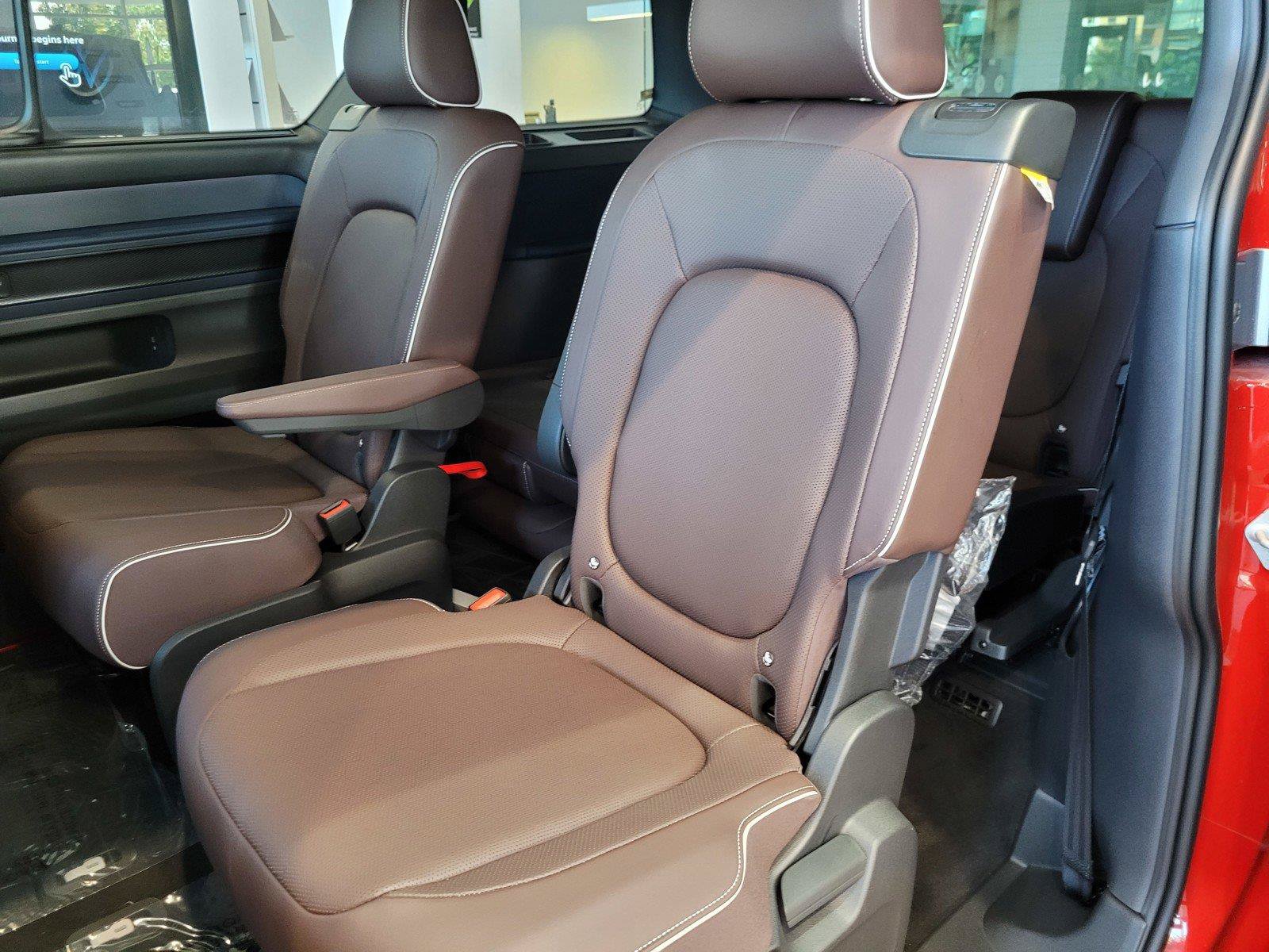 New 2025 Volkswagen ID. Buzz Pro S Plus AWD/4WD image 11