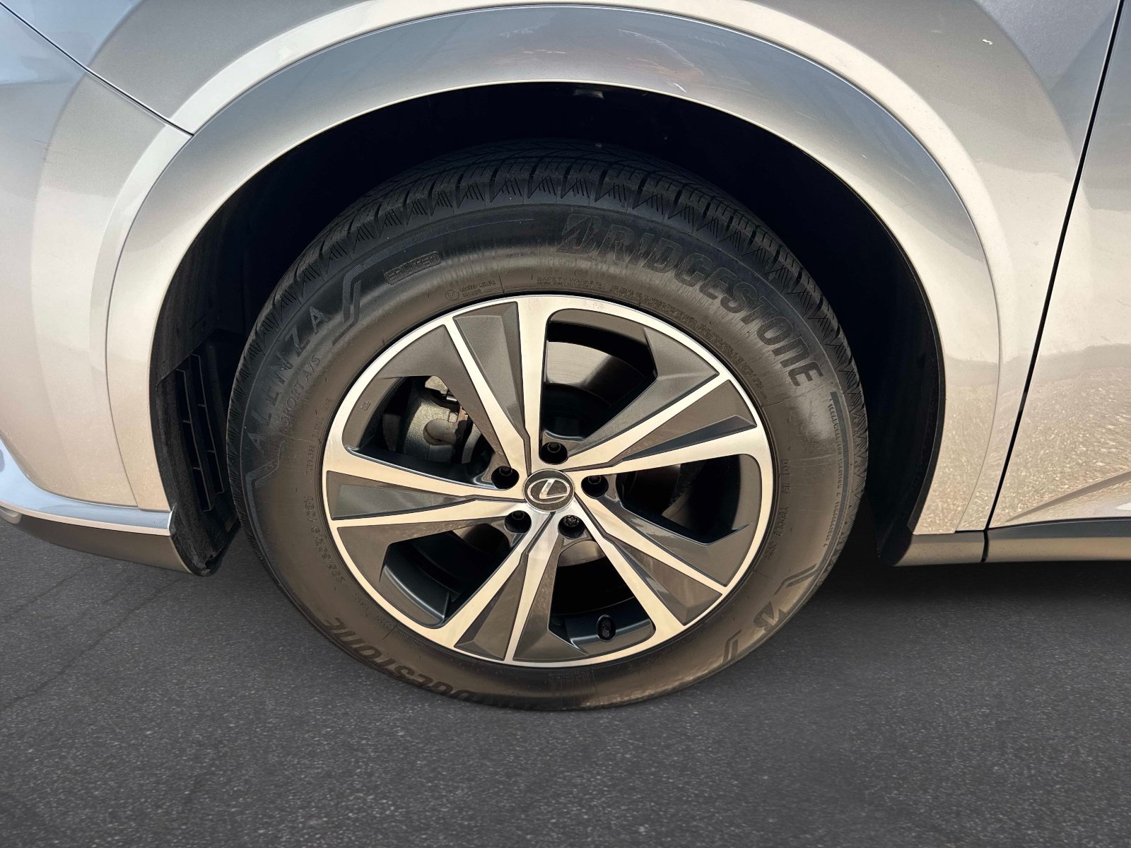 Used 2024 Lexus RX 350 Premium w/ Accessory Package (Z1) FWD image 10