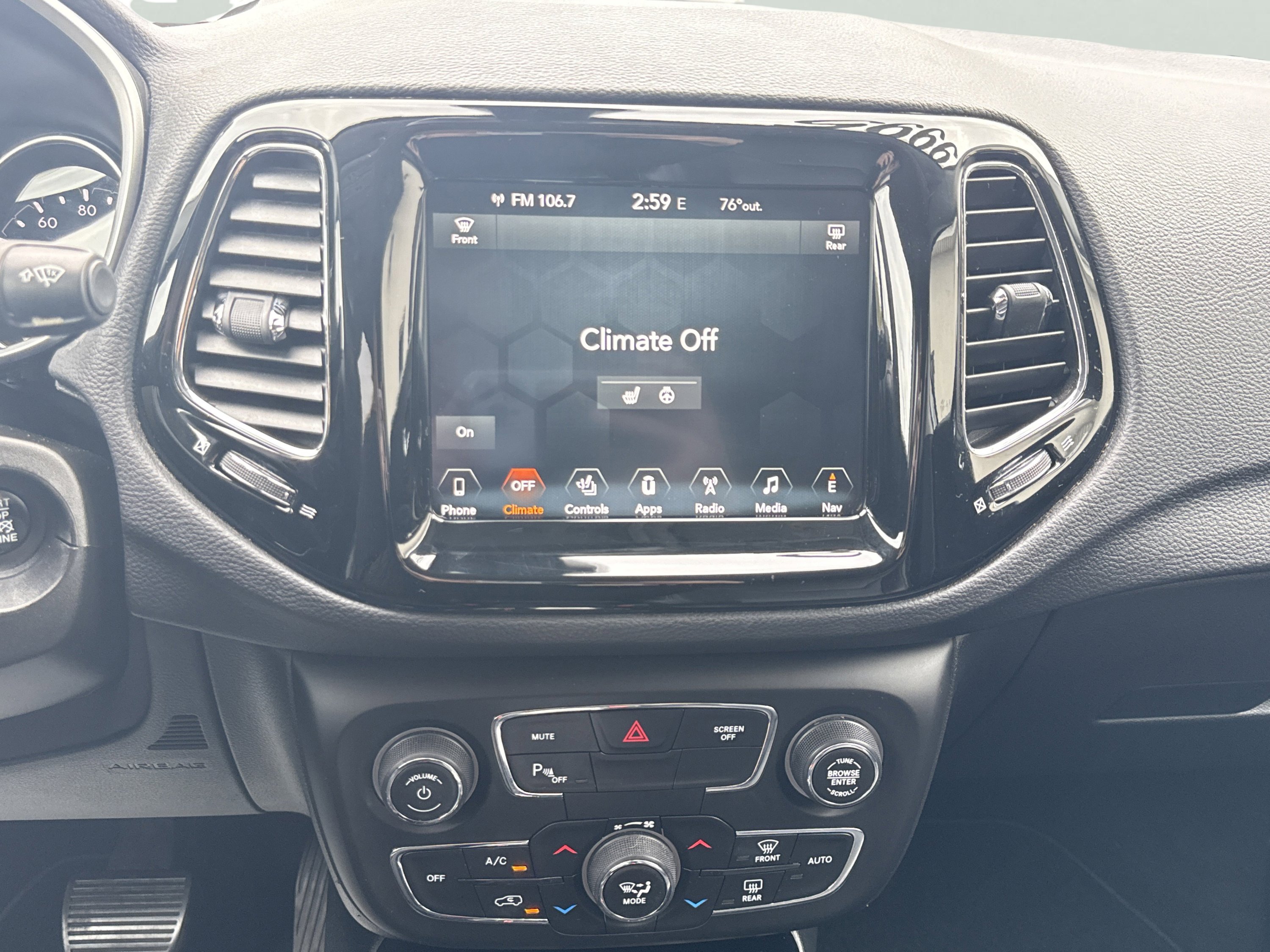 Used 2018 Jeep Compass Limited w/ Navigation Group image 18