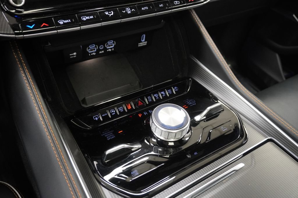 Certified 2025 Jeep Grand Wagoneer Series III w/ Quick Order Packagew 28T image 38