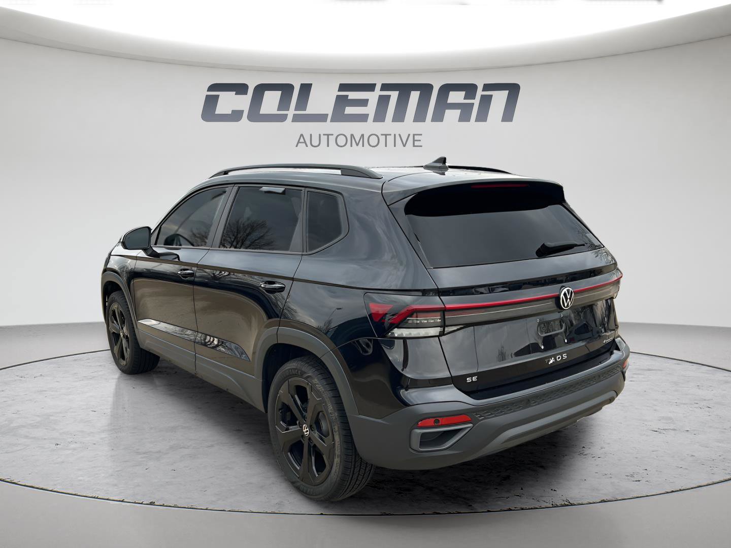 Used 2025 Volkswagen Taos SE image 7