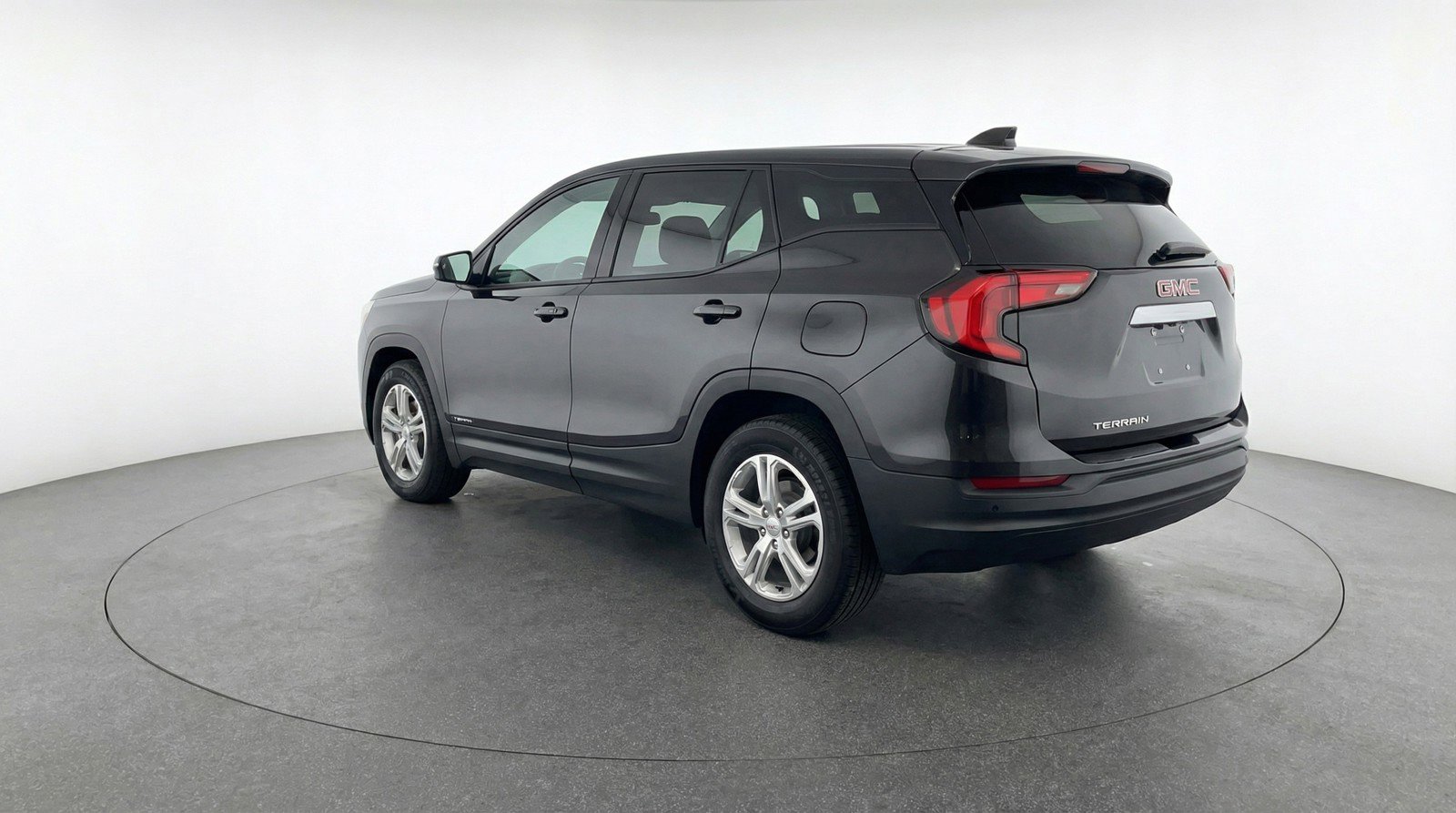 Used 2024 GMC Terrain SLE image 6