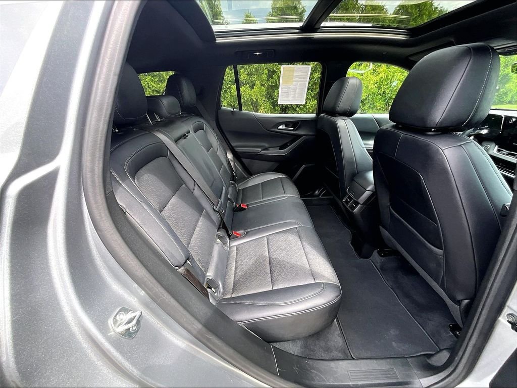 Used 2025 Chevrolet Equinox LT w/ Convenience Package II AWD/4WD image 16