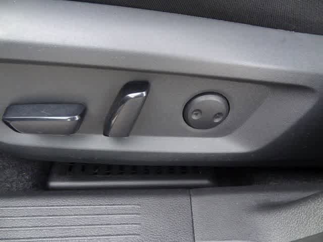 Used 2023 Nissan Rogue SV FWD image 7