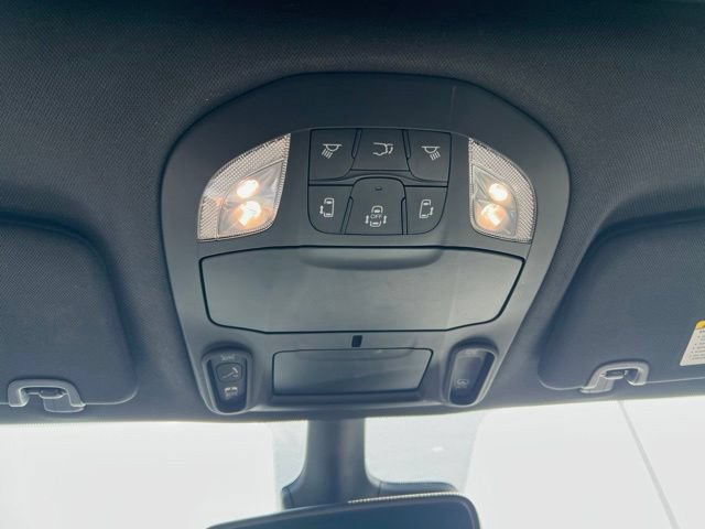 Used 2025 Chrysler Pacifica Limited FWD image 23