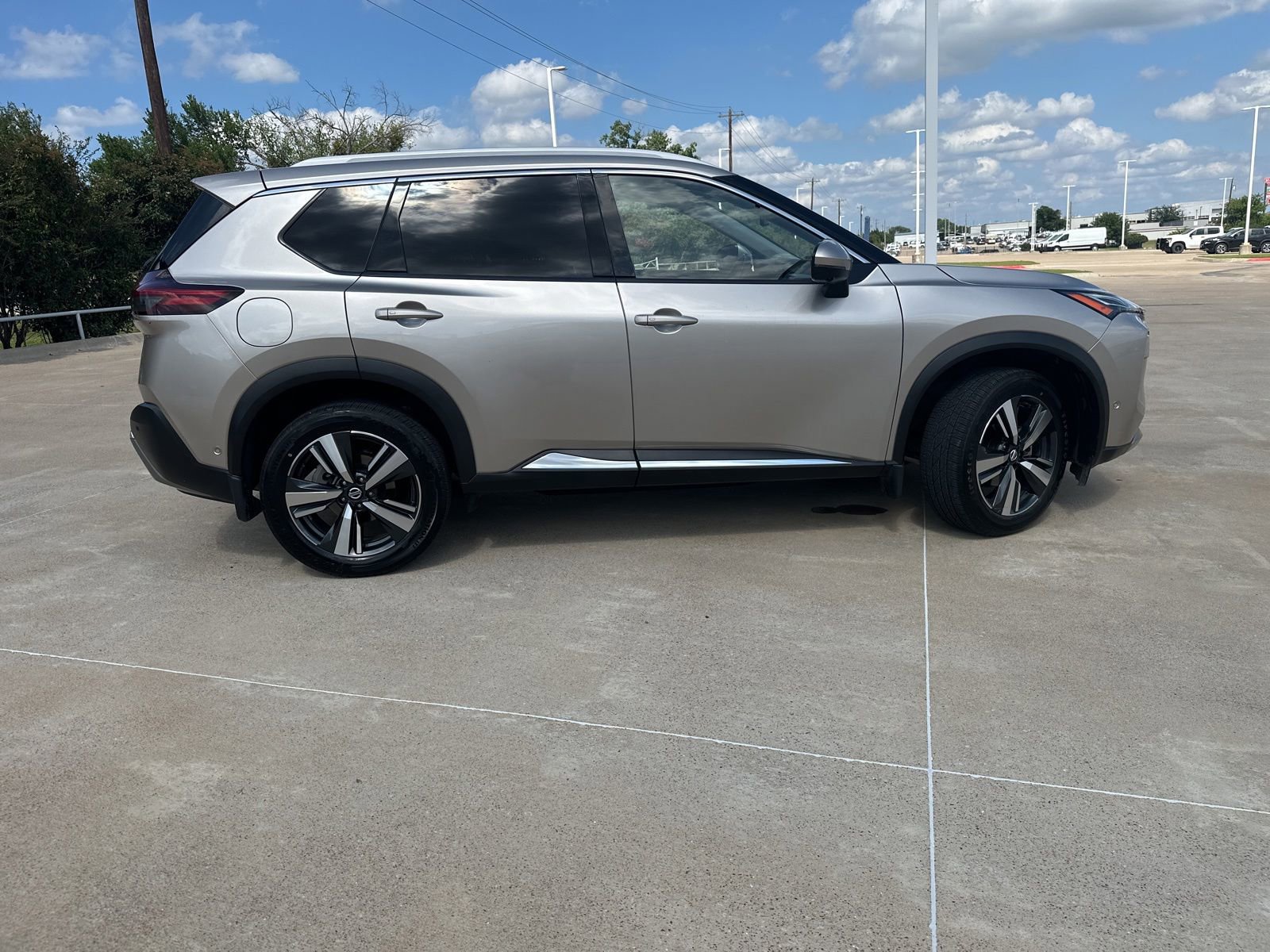 Used 2021 Nissan Rogue Platinum FWD image 12