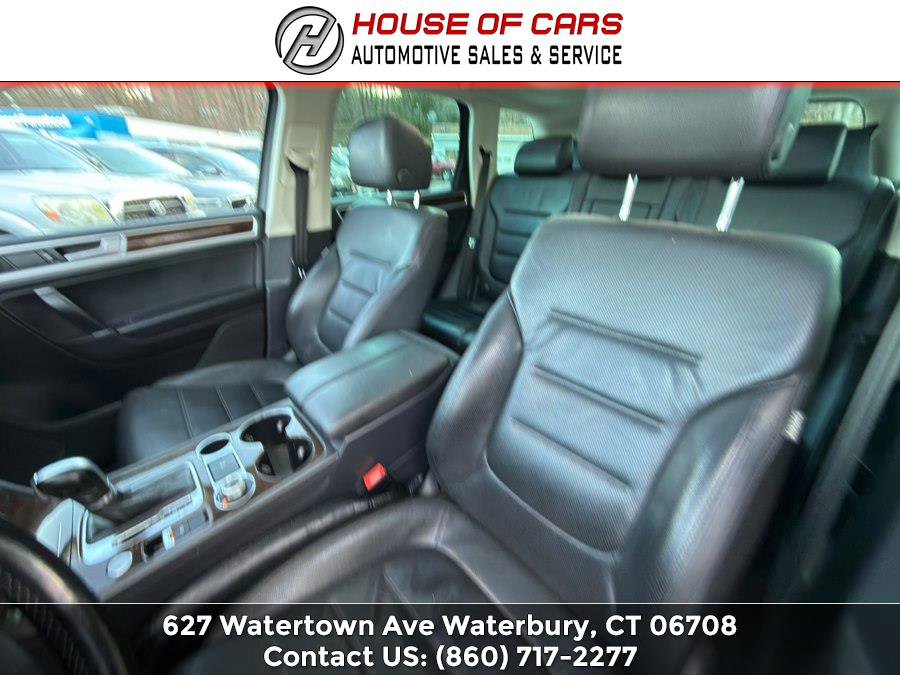 Used 2016 Volkswagen Touareg Sport AWD/4WD image 20