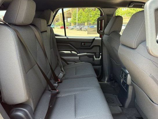 New 2026 Toyota 4Runner SR5 AWD/4WD image 31