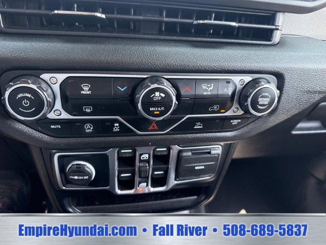 Used 2024 Jeep Wrangler Unlimited Sport AWD/4WD image 21