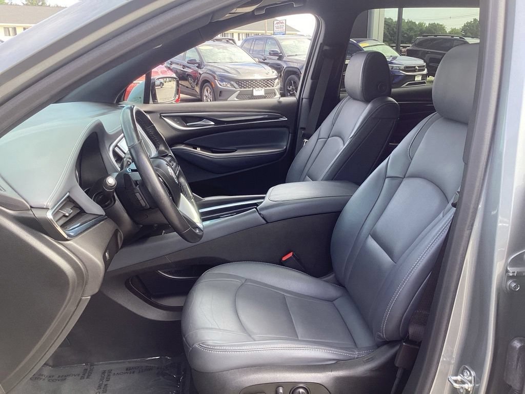 Used 2023 Buick Enclave Essence AWD/4WD image 15