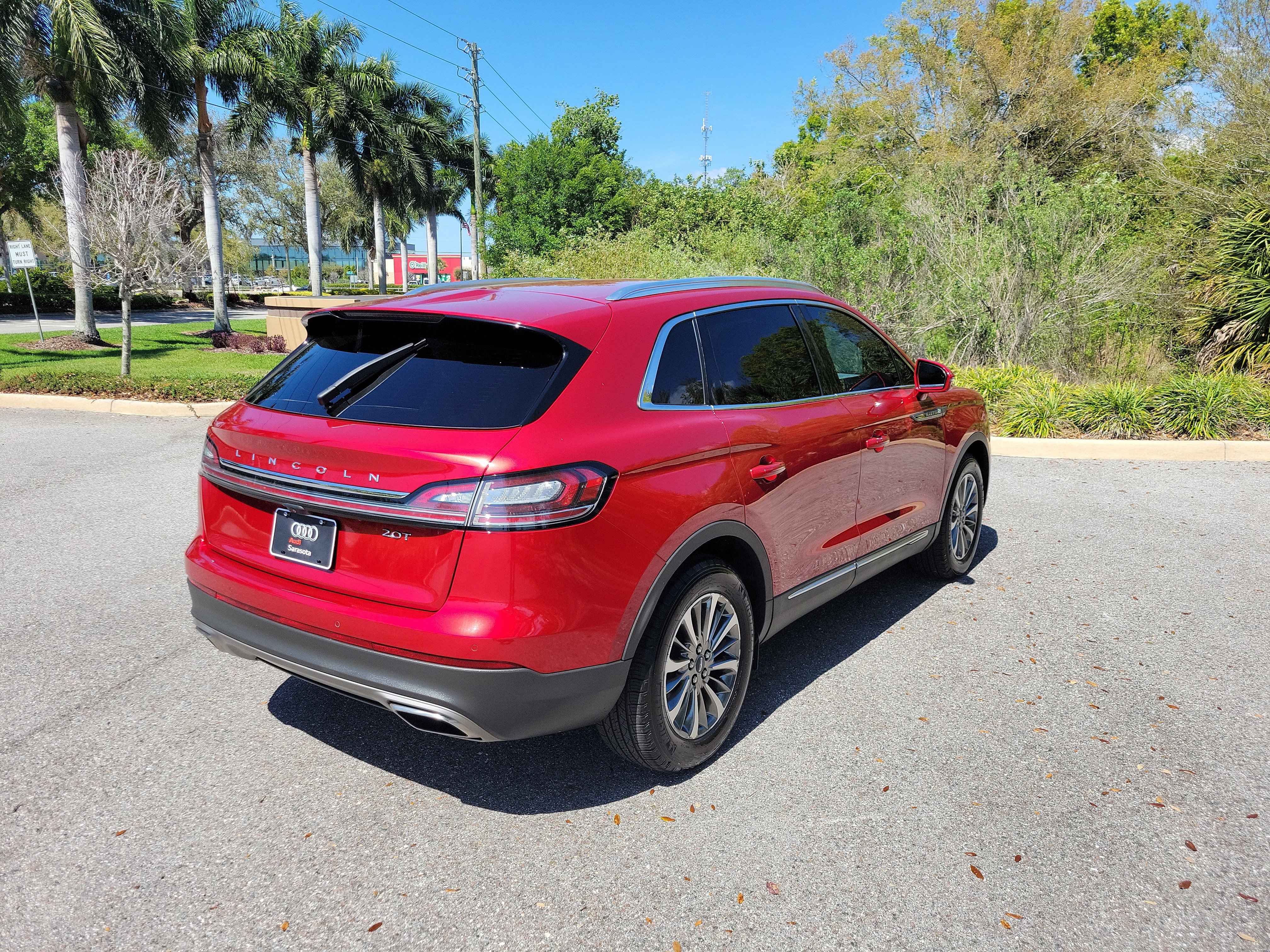 Used 2020 Lincoln Nautilus FWD w/ Equipment Group 101A image 4