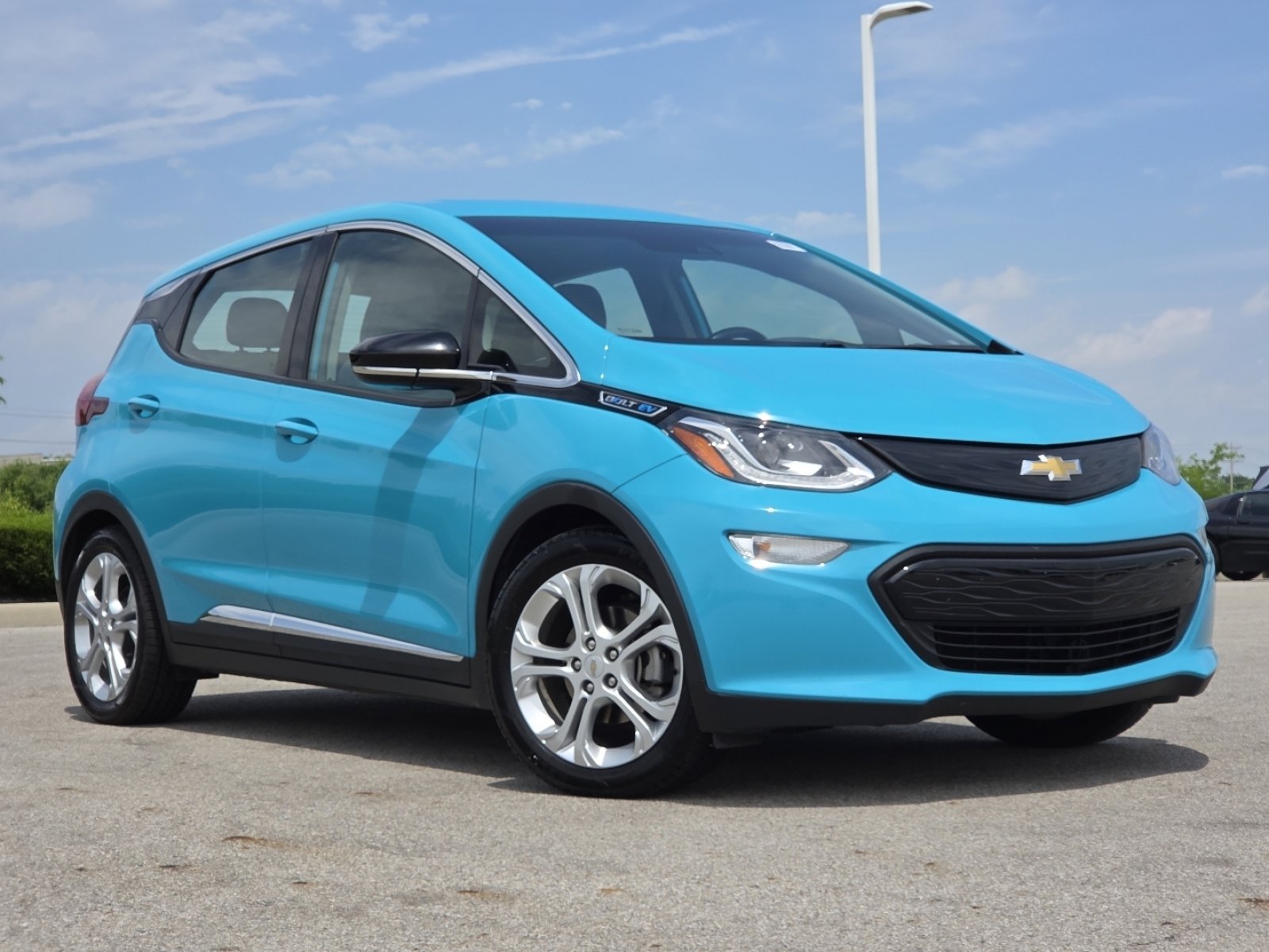 Used 2020 Chevrolet Bolt LT FWD image 2