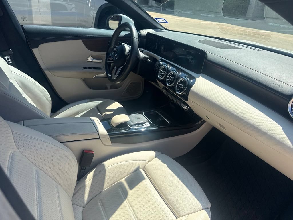 Used 2020 Mercedes-Benz CLA 250 image 13