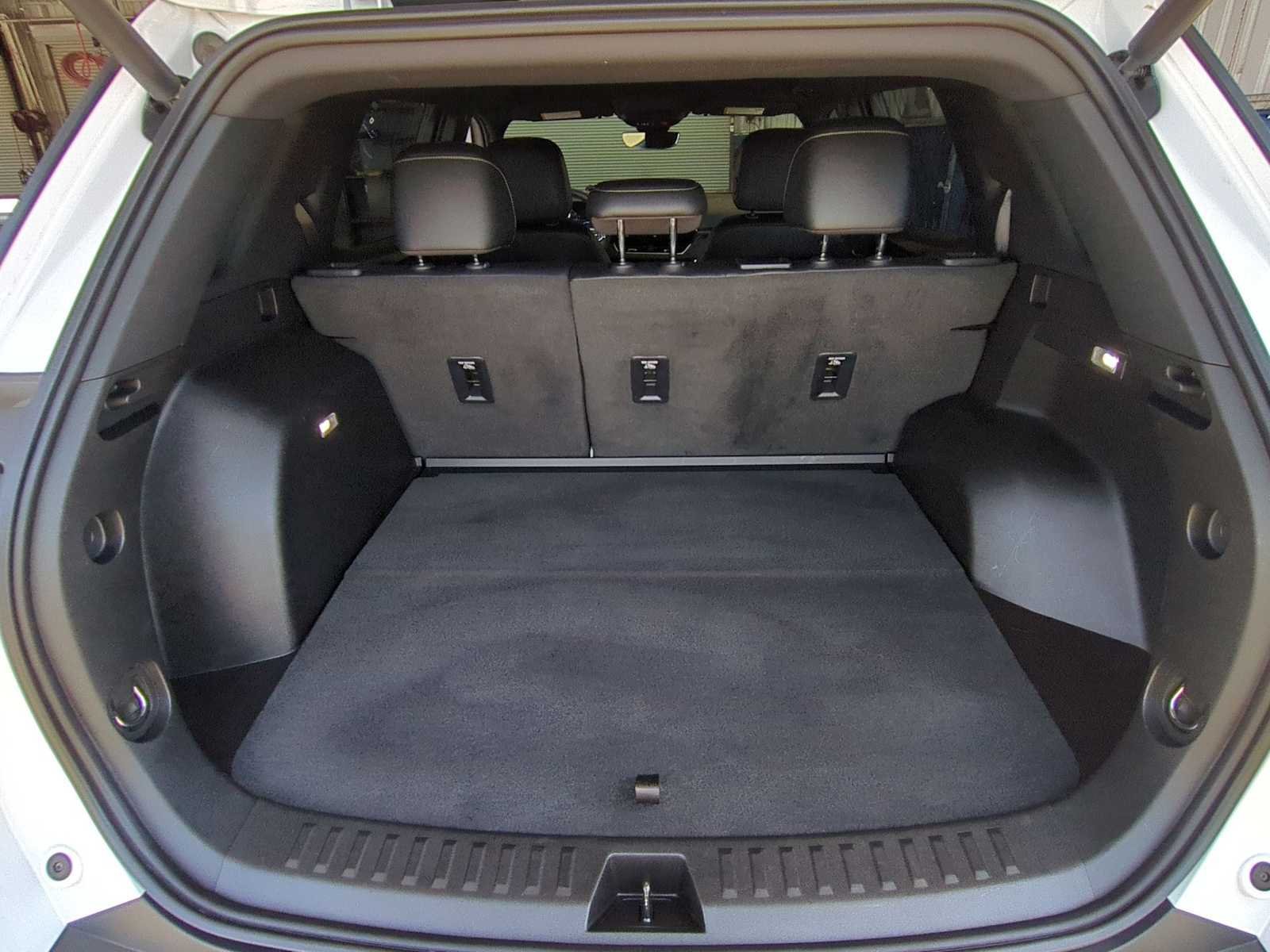 Used 2025 Chevrolet Equinox LT w/ Convenience Package II FWD image 25