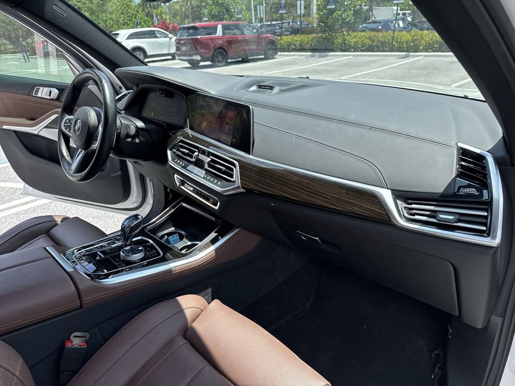Used 2019 BMW X5 xDrive50i w/ M Sport Package AWD/4WD image 32