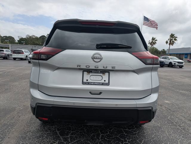 Used 2024 Nissan Rogue S image 6