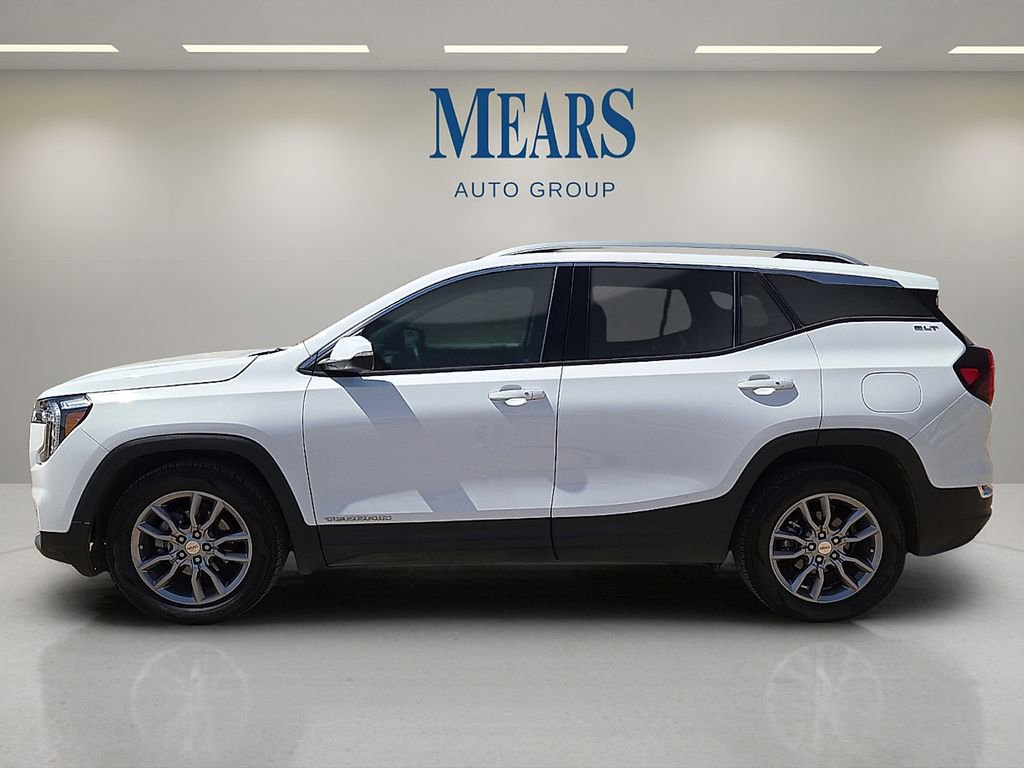 Used 2022 GMC Terrain SLT image 2