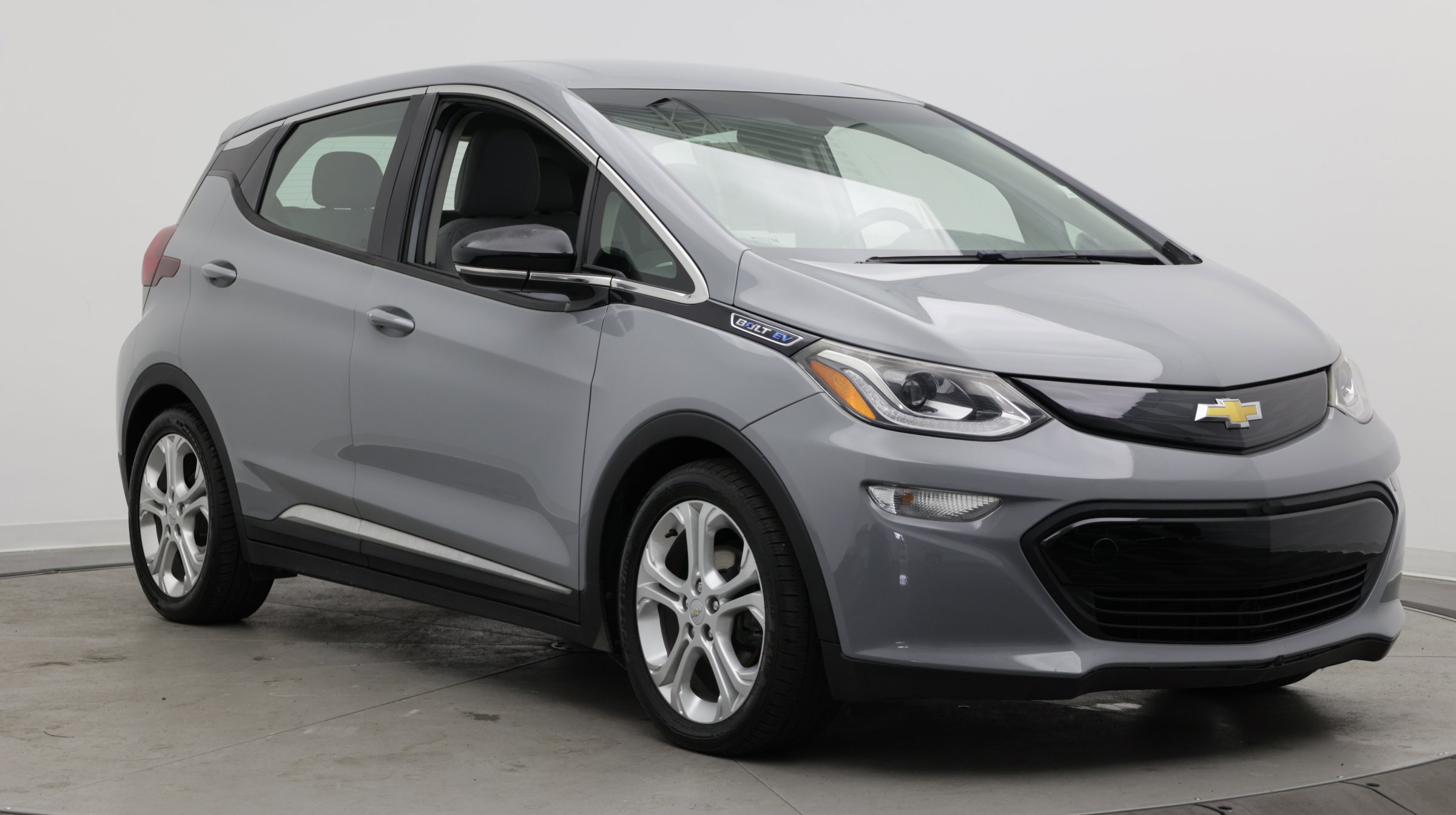 Used 2021 Chevrolet Bolt LT FWD image 3