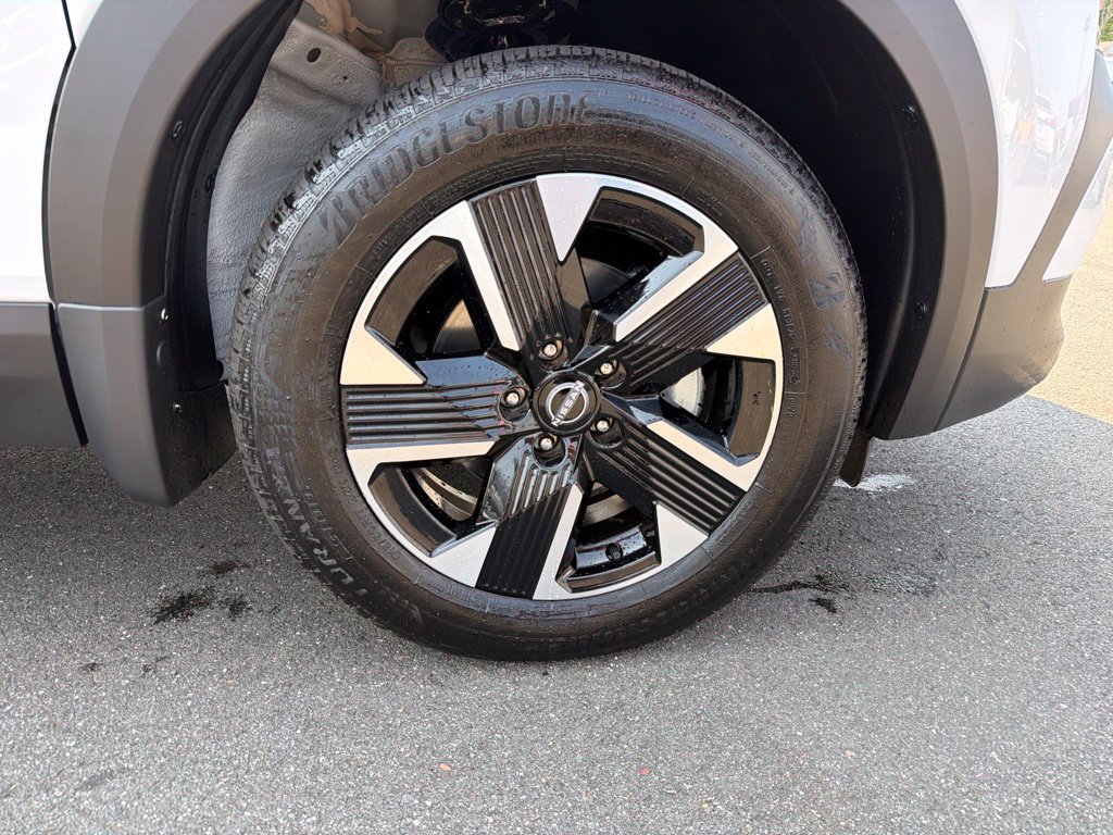 New 2026 Nissan Kicks SV w/ SV Premium Package AWD/4WD image 32