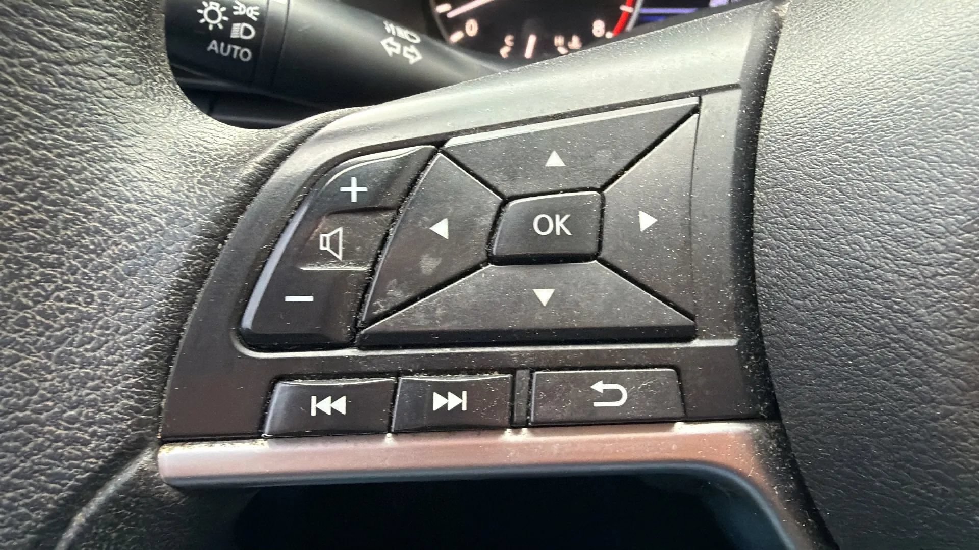 Used 2020 Nissan Altima 2.5 S FWD image 12
