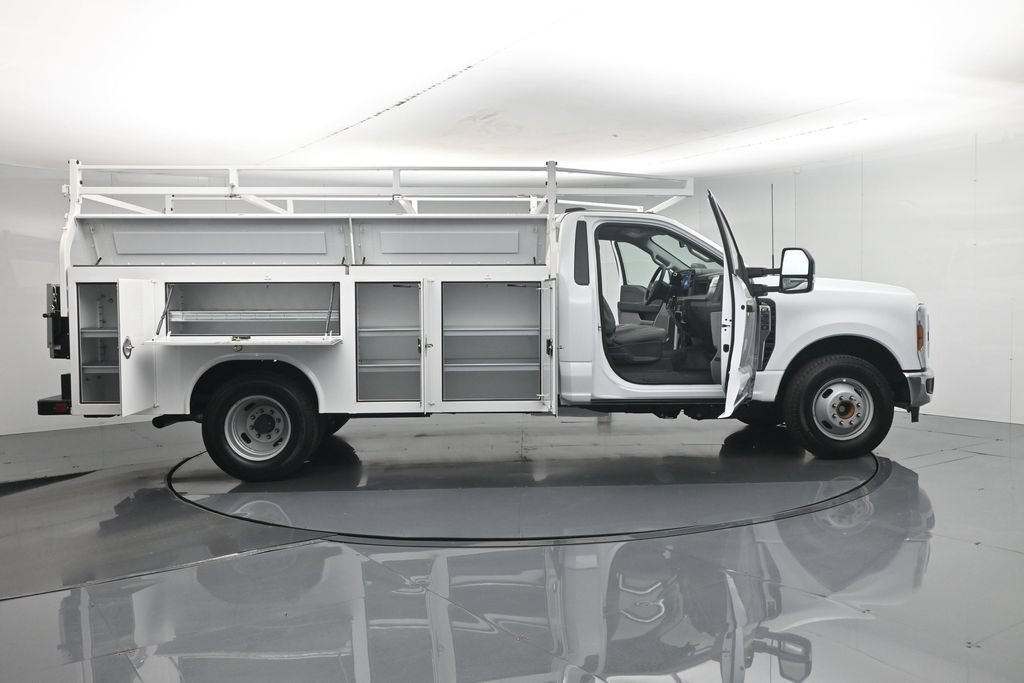 New 2026 Ford F350 XL w/ XL Chrome Package RWD image 4