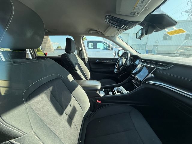 Used 2021 Jeep Grand Cherokee L Laredo w/ Luxury Tech Group I AWD/4WD image 18