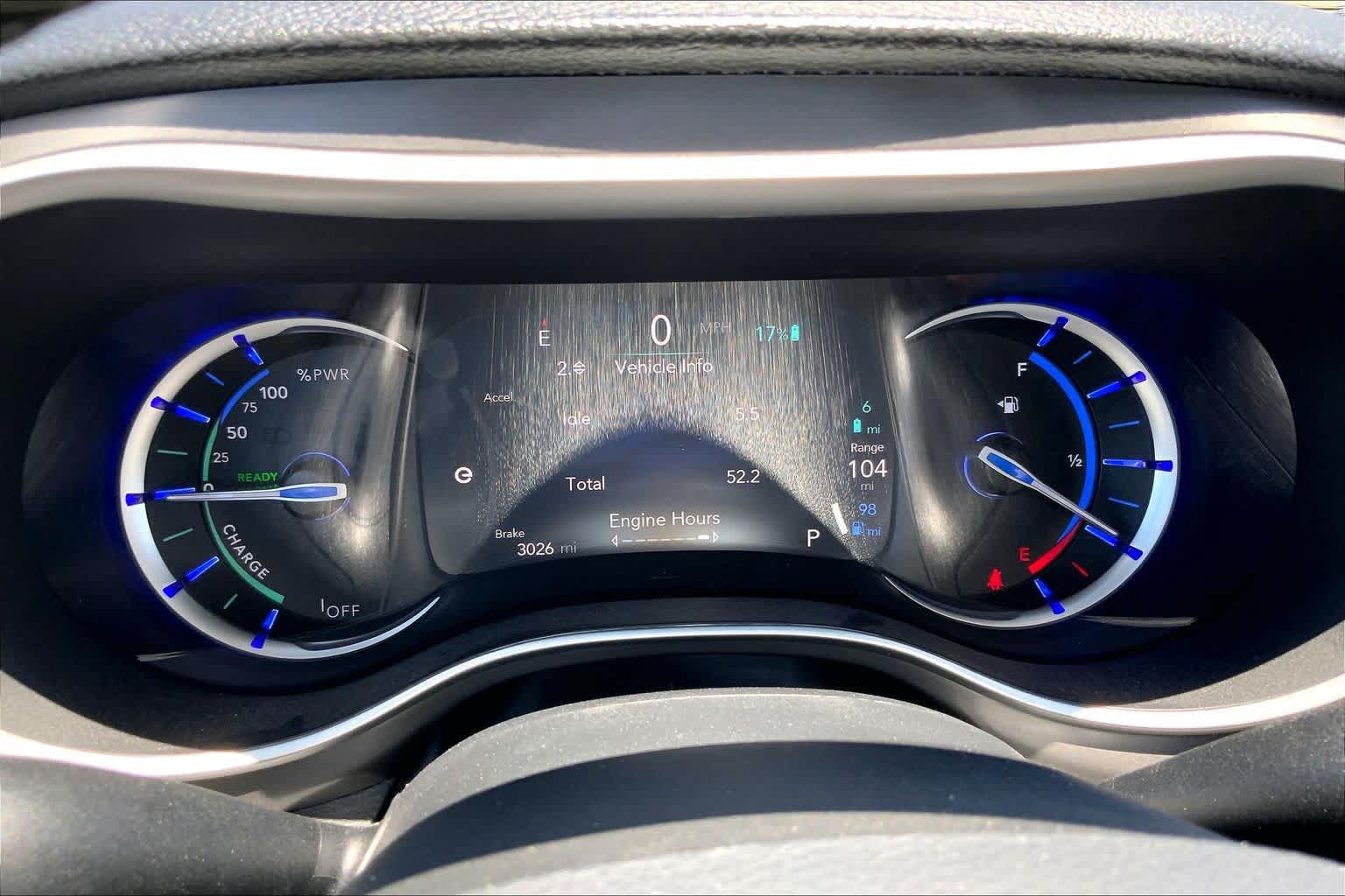 Used 2025 Chrysler Pacifica Select FWD image 26