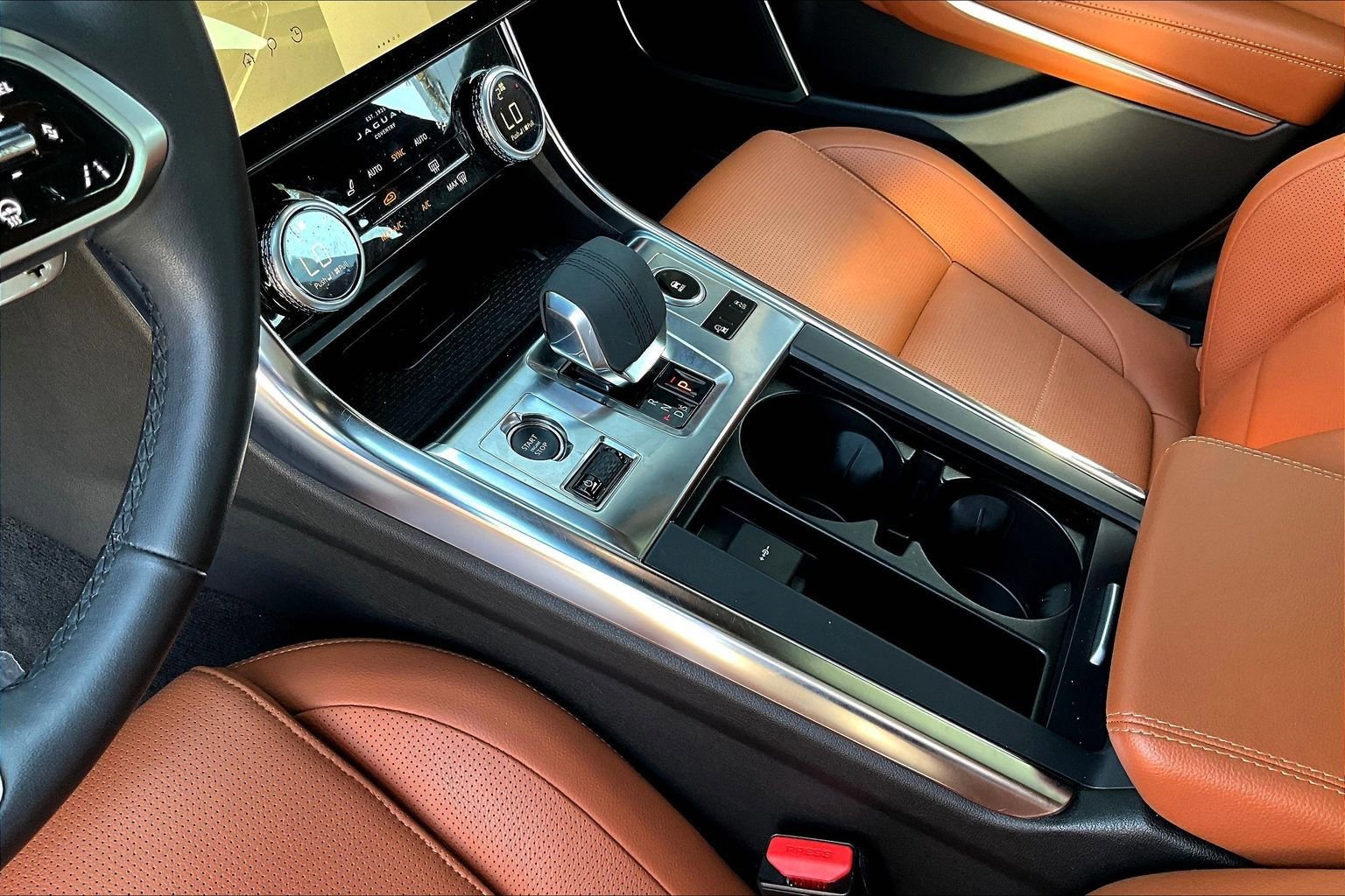 Used 2024 Jaguar XF R-Dynamic SE image 16