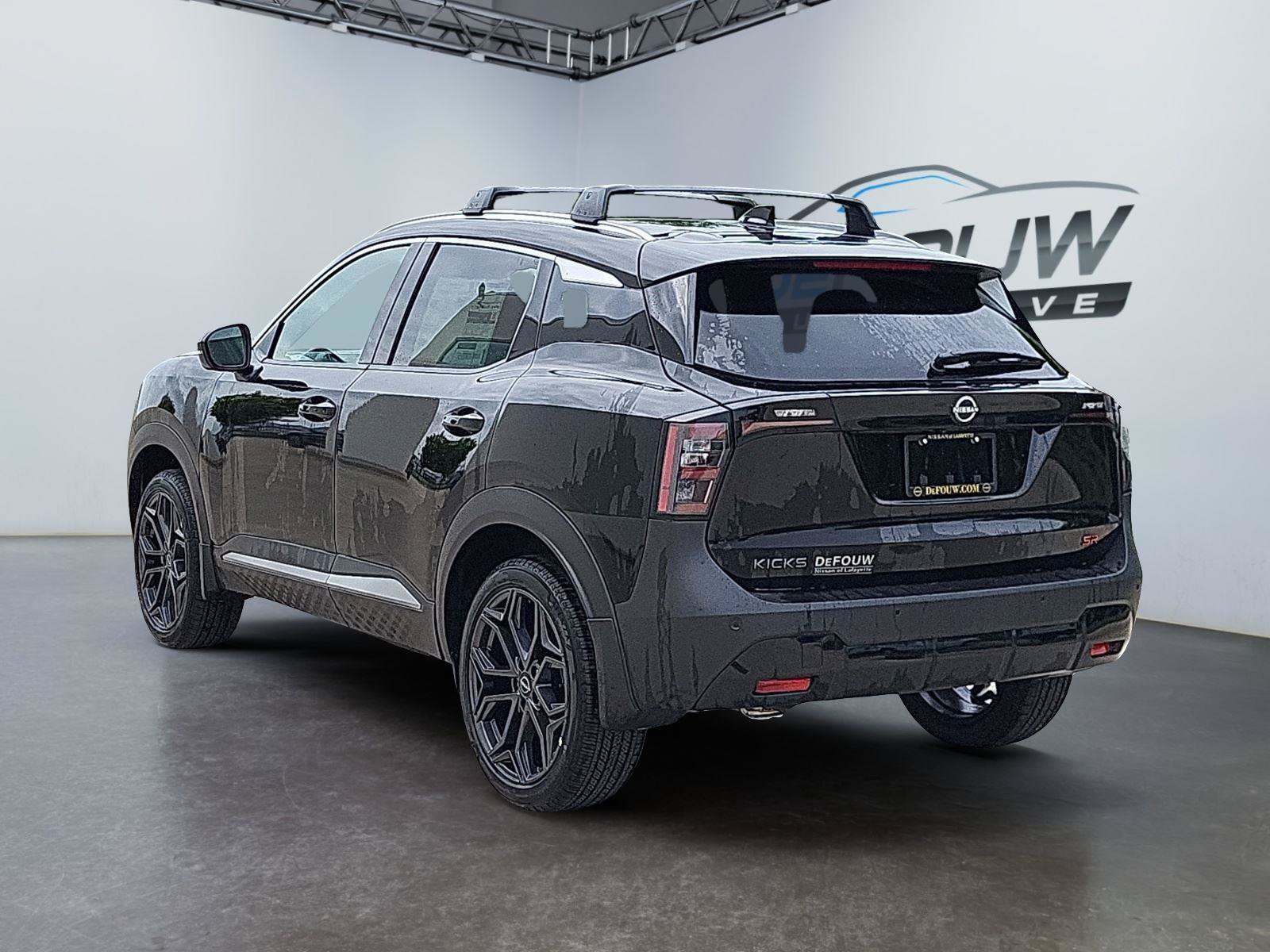 New 2025 Nissan Kicks SR FWD image 5